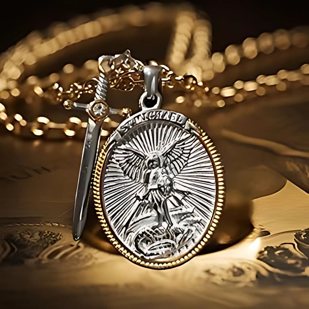 Colgante de San Miguel Arcángel (Collar)