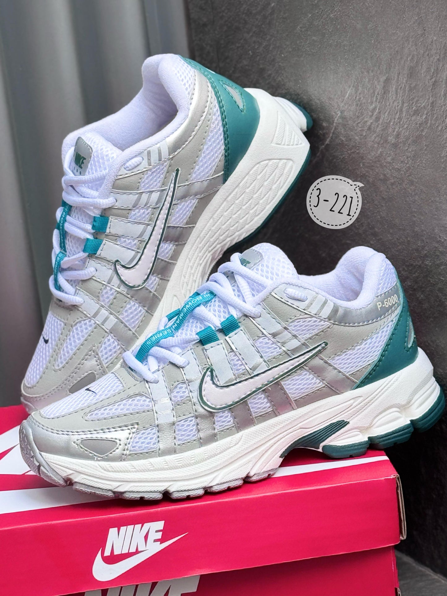 Nike P-6000 – Retro Running unisex